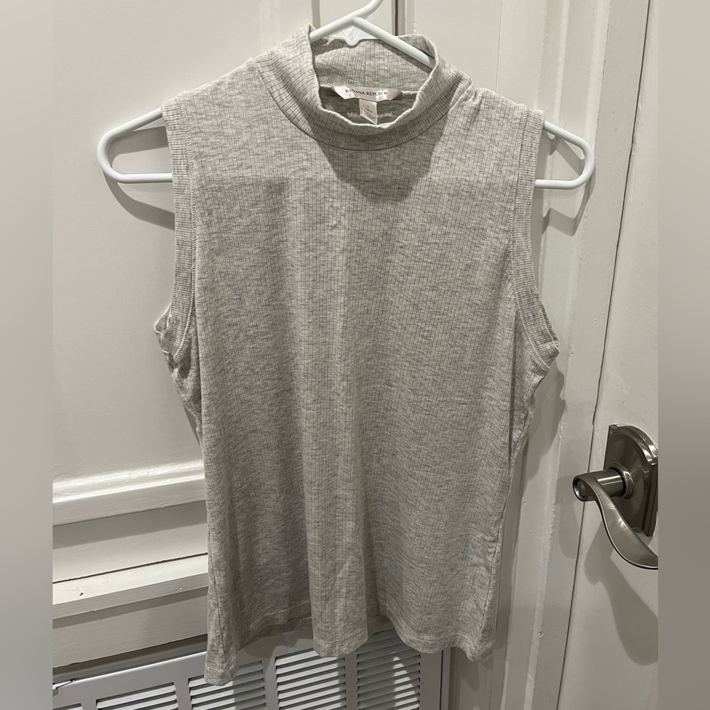 Banana Republic mock neck ribbed tank